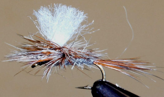 Parachute Adams fly image 1